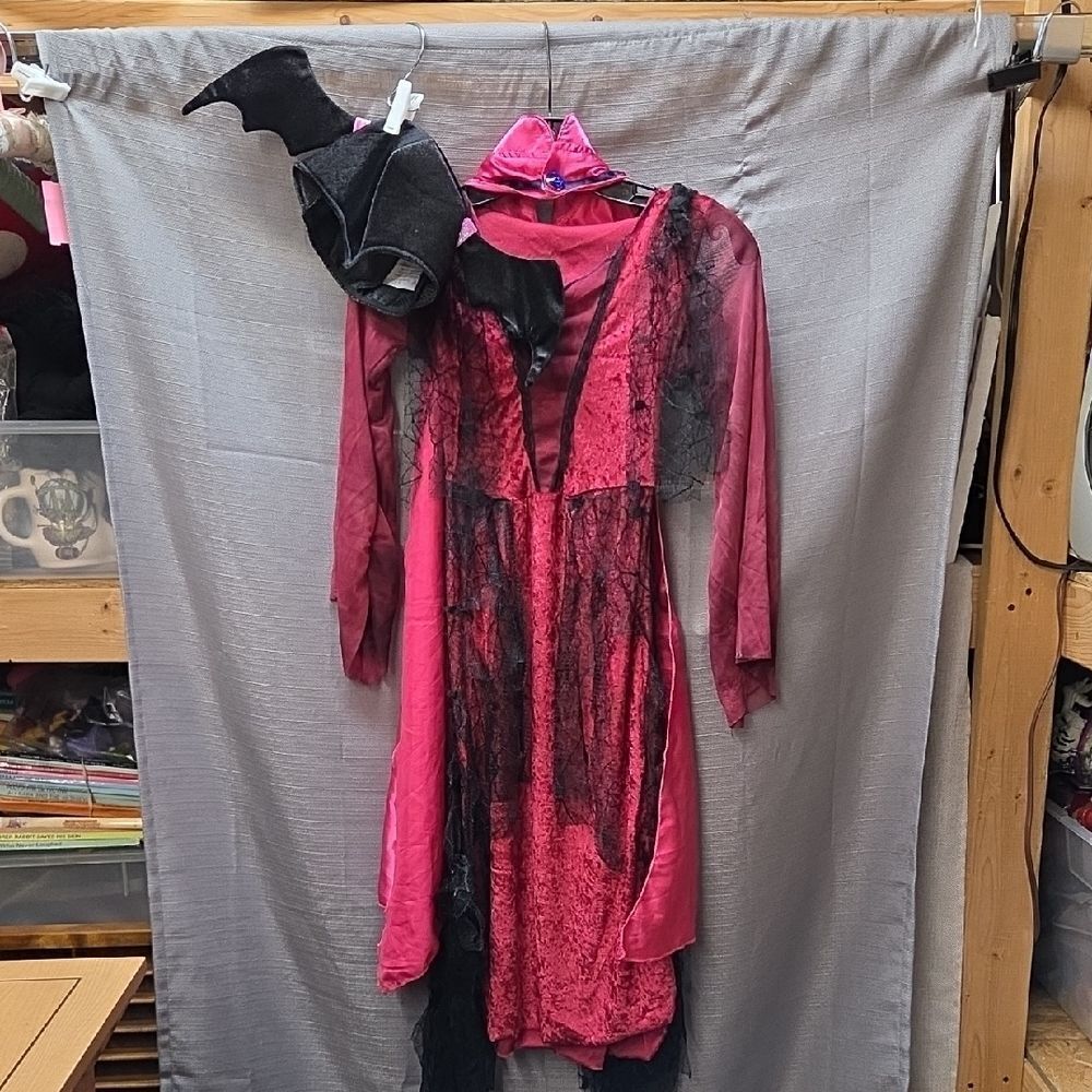 Vampiress Red Lacey Costume By Rubies - Picture 1 of 12